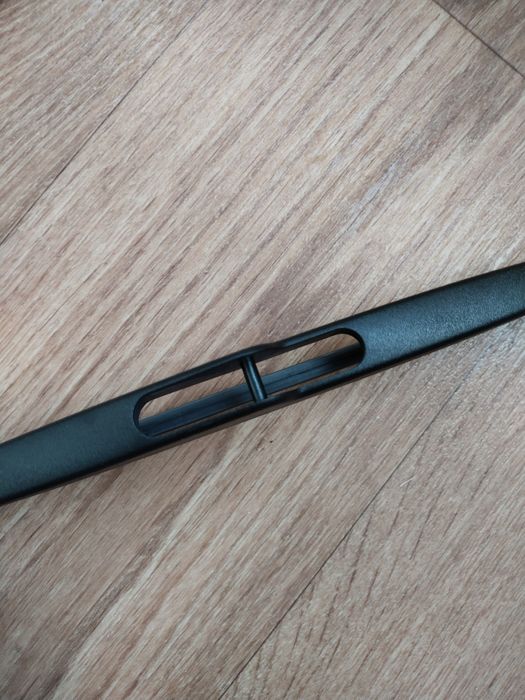 Двірник Пежо 3008.