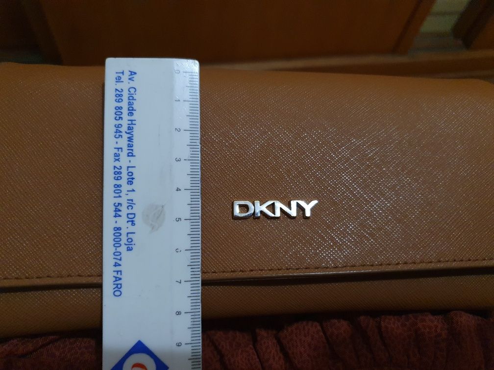 Mala-porta moedas DKNY