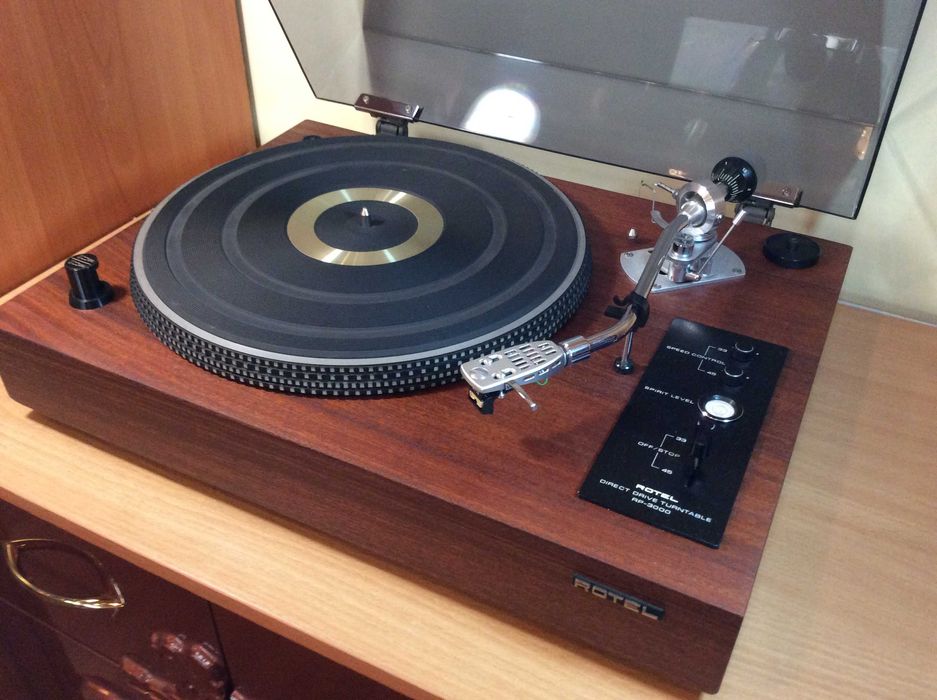 Виниловый проигрыватель  Rotel RP 3000