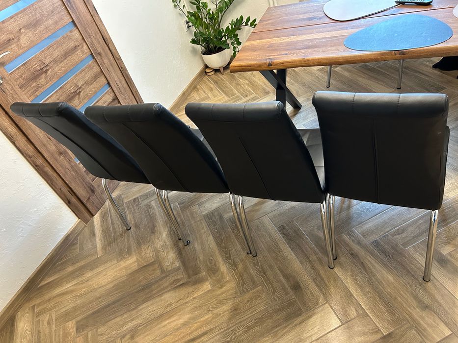 Krzesła czarne 4szt.