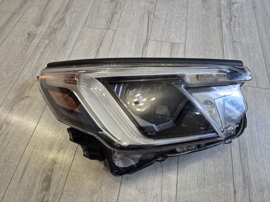 Фара права Subaru Forester Full Led Adaptive 2022-2024 USA