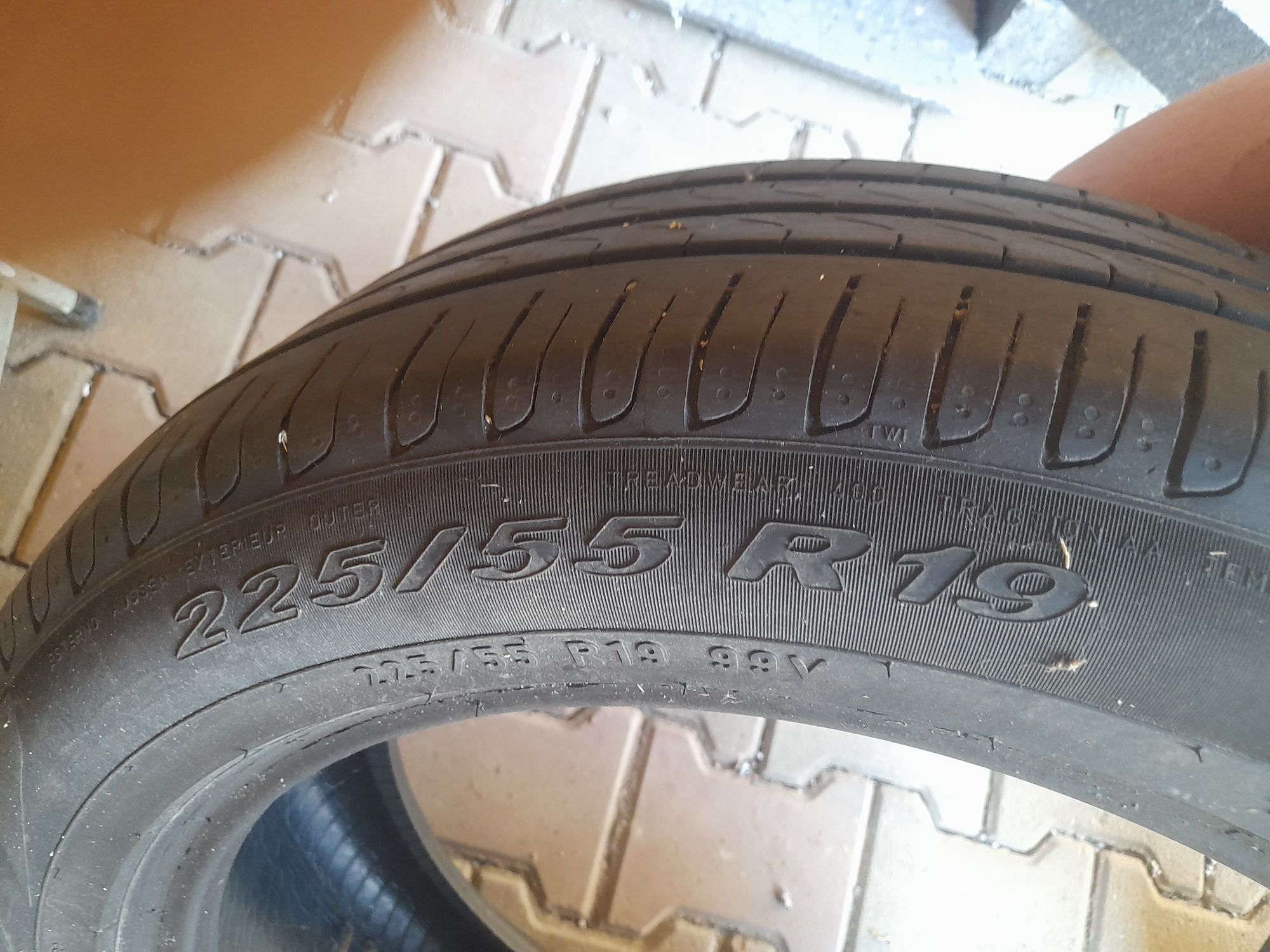 Opony letnie 225/55/R19