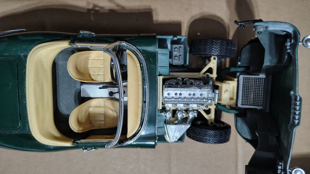 Burago jaguar E (1961)