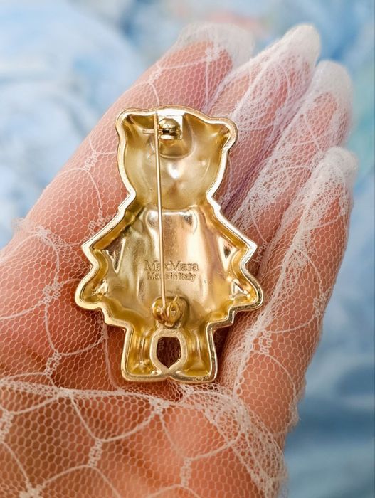 Брошка ведмедик дівчинка Max Mara