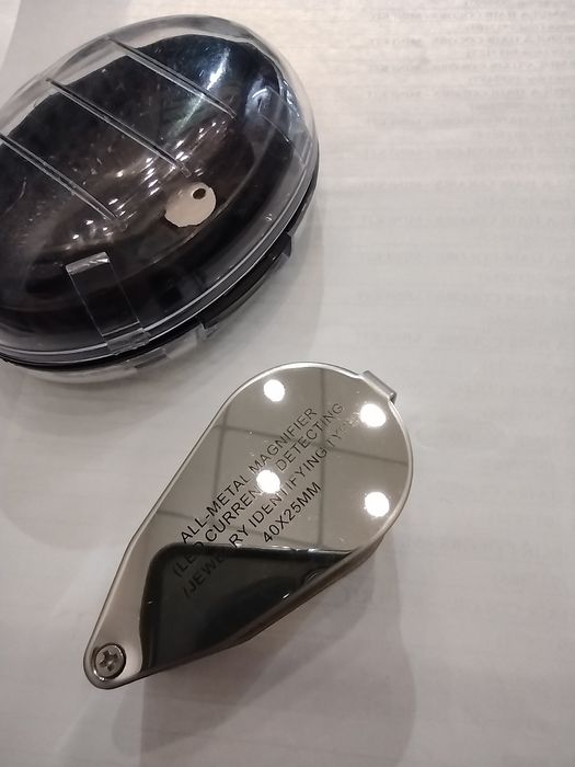 Лупа ювелирная с подсветкой. Оригинал. Недорого.