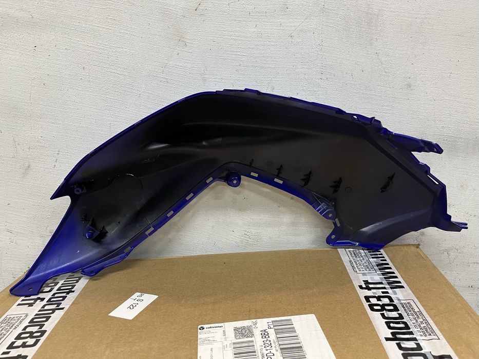 YAMAHA MT-07  mtn690 osłona owiewka zbiornik bok prawa str
