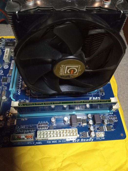 Płyta główna Gigabyte AMD FM1 + procesor + 8GB DDR3 + Chłodzenie
