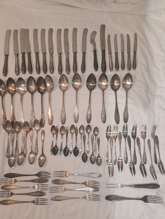 Sztućce przedwojenne posrebrzane J.Fraget BM, 73 elementy