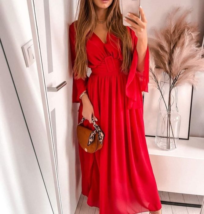 Czerwona sukienka z długim rękawem pasek z klamrą lou tilda