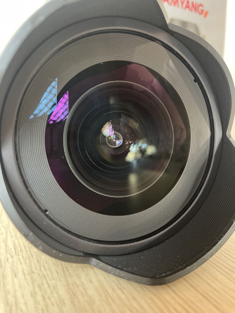 Samyang 14mm 2.8 Fe, mount-e świetny do Wnętrz