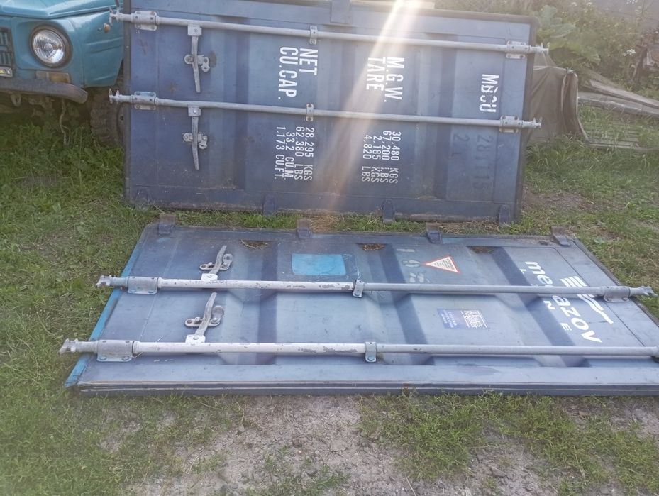 Продам двері на грузовий контейнер