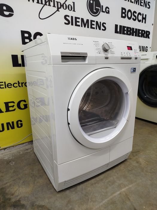 Сушка для одягу фірми AEG, модель T66770IH4