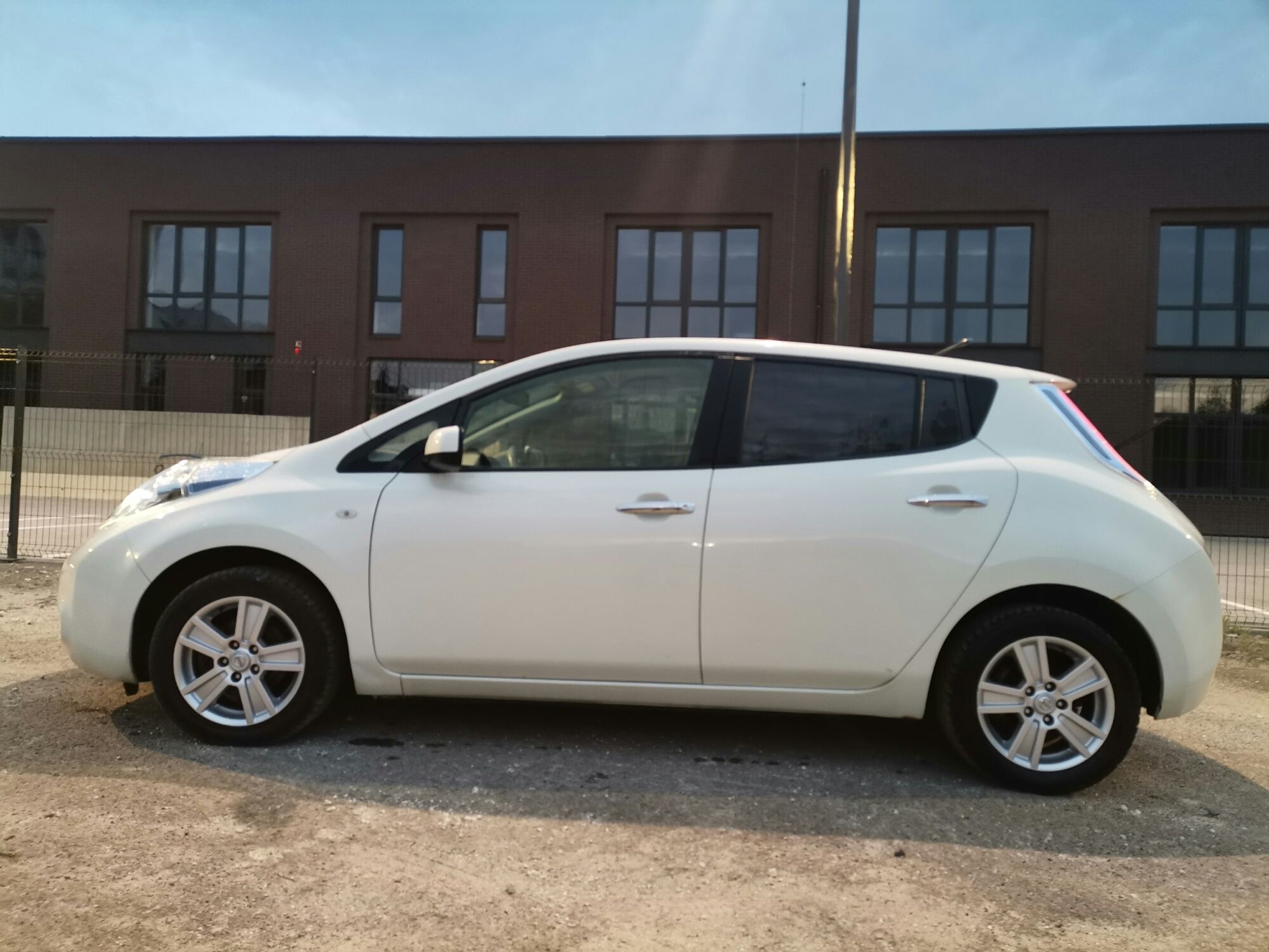 Nissan Leaf SL Ніссан Ліф