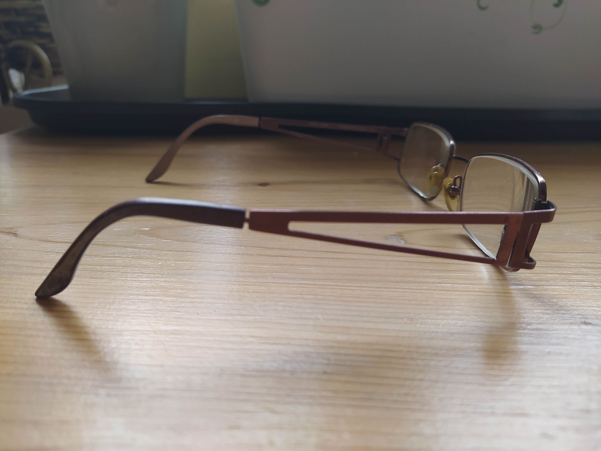 Okulary używane, oprawki metalowe