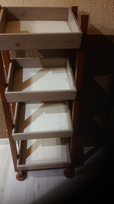 Szafka na wino lub książki