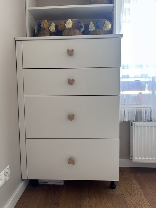 Komody i polki do pokoju dzieciecego komplet