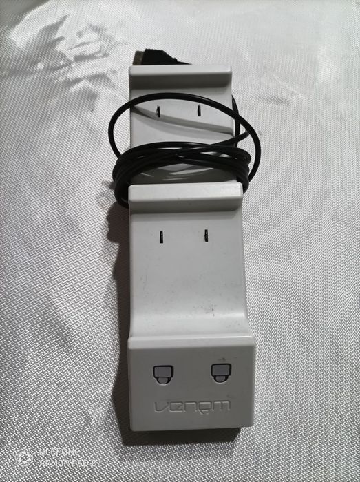 Док-станция зарядная Venom для геймпадов XBOX One, белая