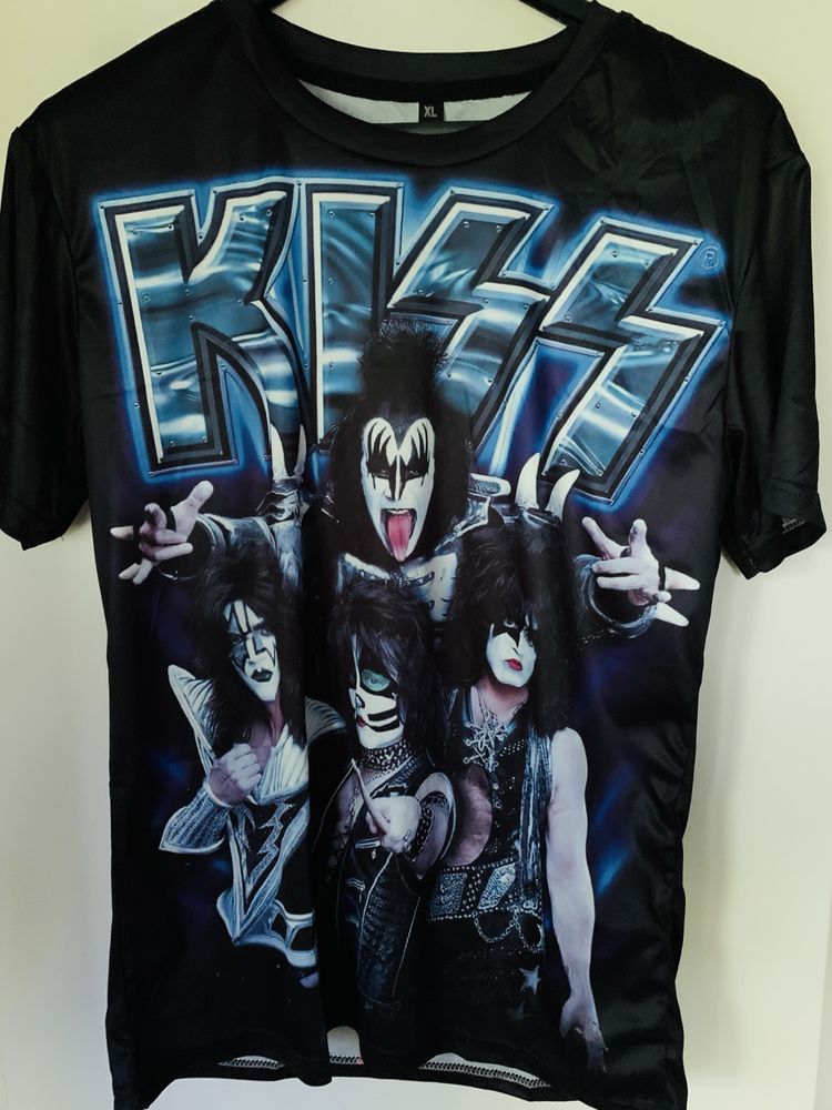 Kiss  T - shirt