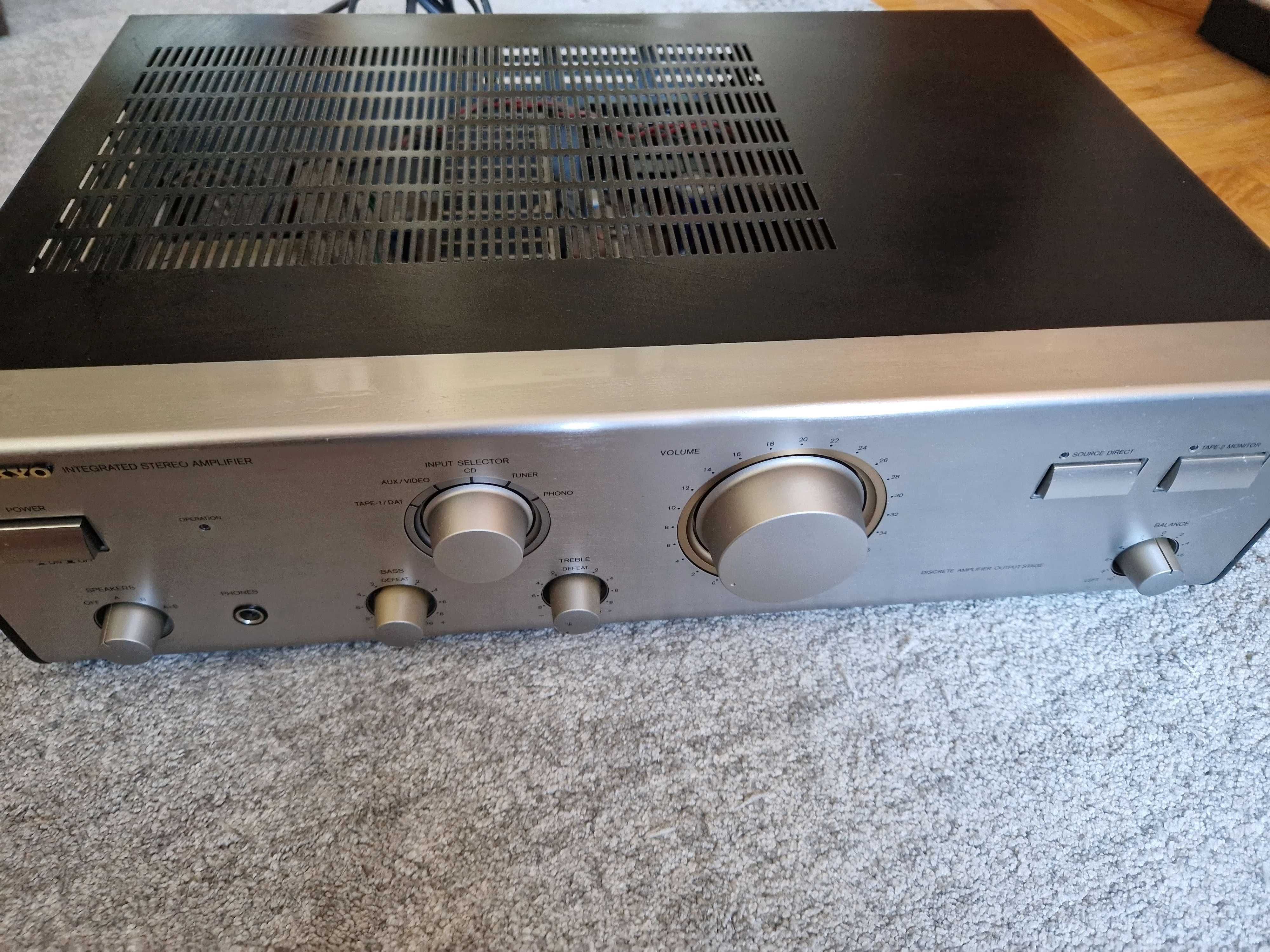 wzmacniacz ONKYO A 8820