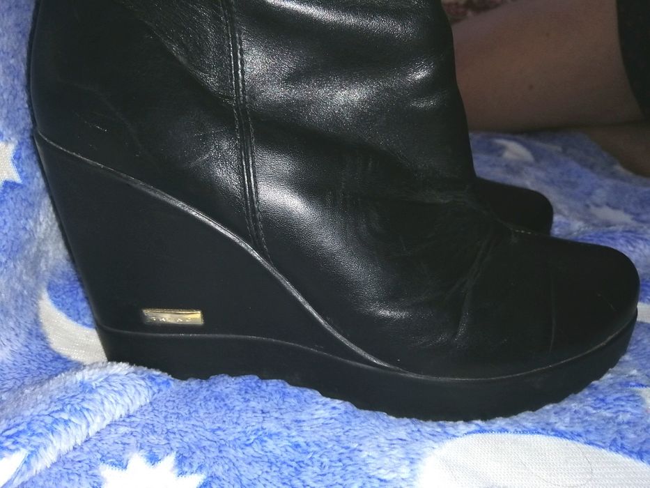 Продам в  дуже хорошому стані як нові!