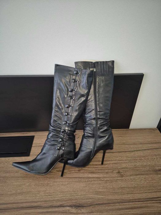 Чоботи жіночі, шкіряні.