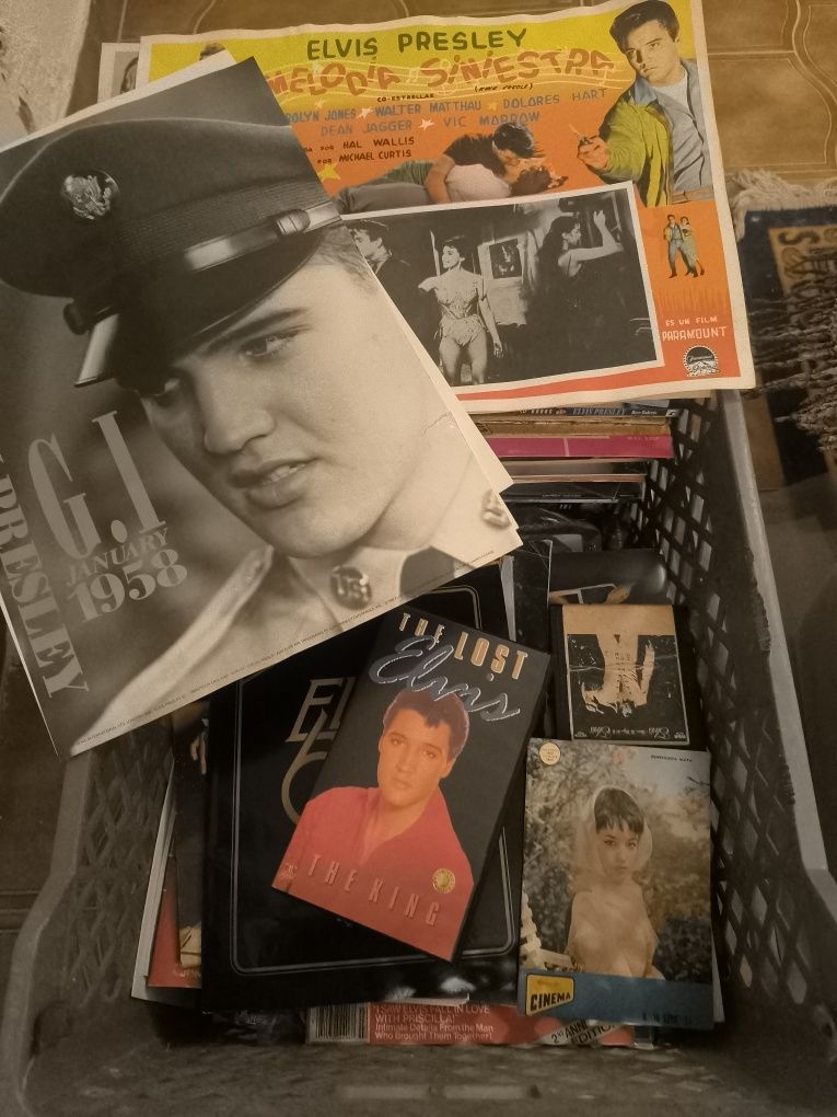 Coleção Elvis Presley. CD, posters, calendário