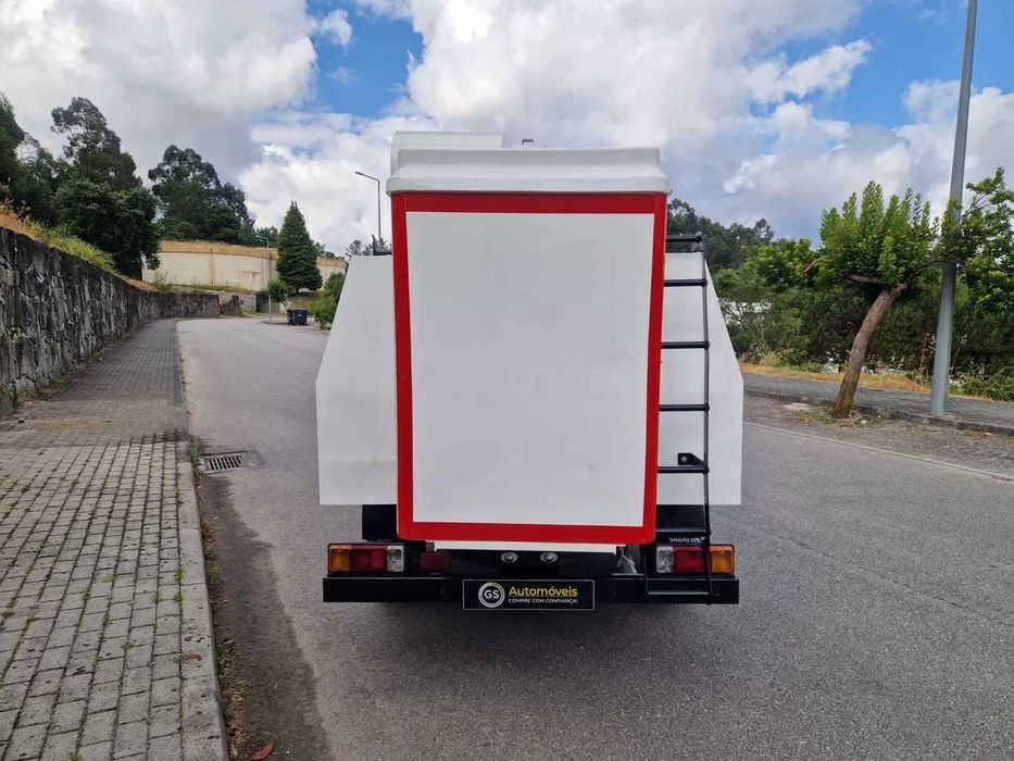 Toyota Hilux 2.5 D4-D 4x4 *Grua*