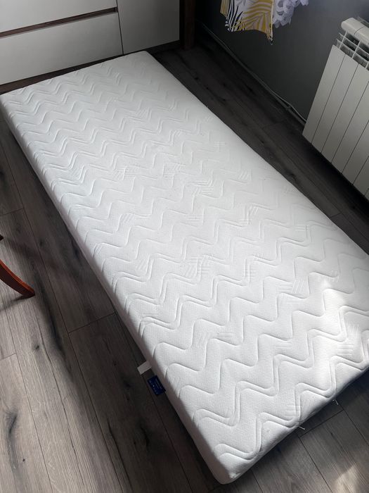 Sprzedam Łóżko jednoosobowe białe 90x200 Sumantra z materacem