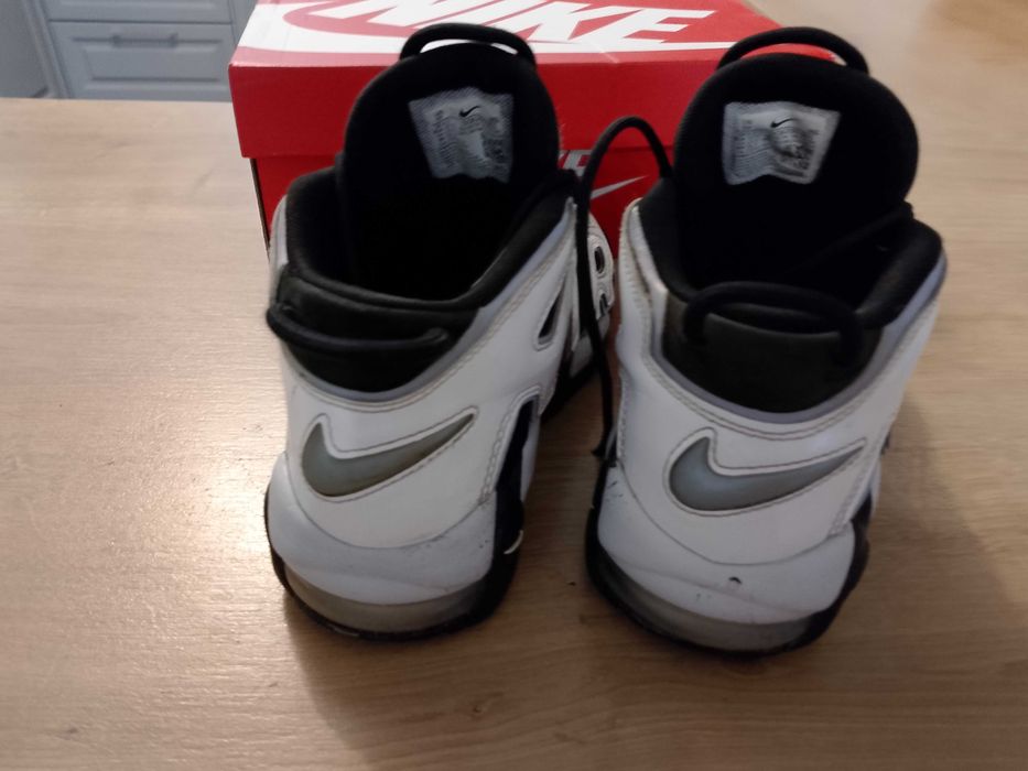 Buty Nike Sportswear
AIR MORE UPTEMPO UNISEX 37,5