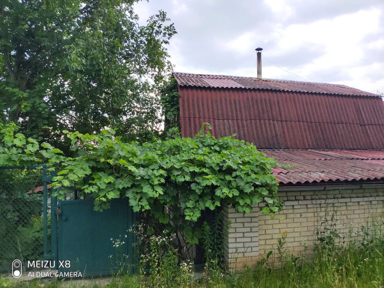 Продам дачу з басейном, в селі "Петрушки" від власника