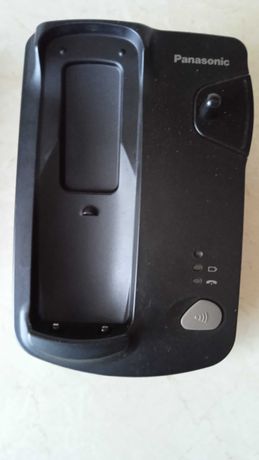 Panasonic telefon czarny z przenośna słuchawką, mały.