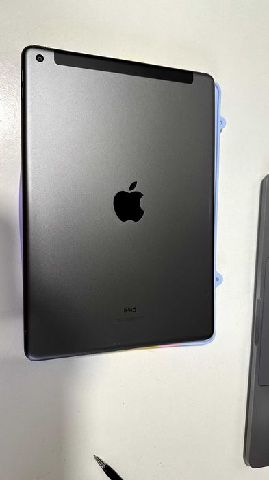 iPad 9th gen (9-го покоління) 256 GB Wi-Fi + Cellular 2021