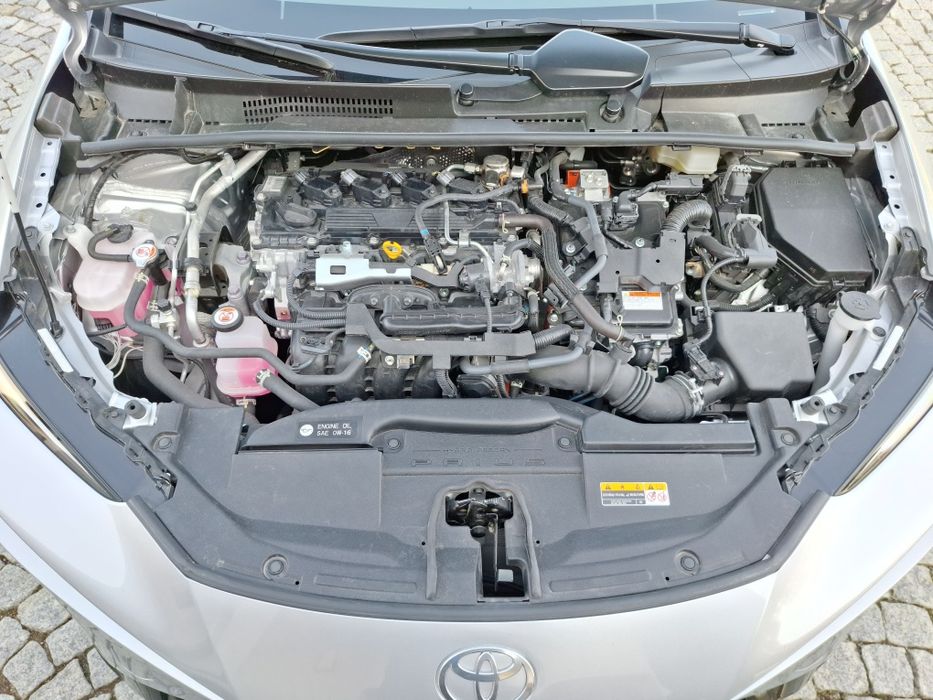 Toyota Prius V Hybryda XLE 2.0 benzyna 223 KM 2023r.