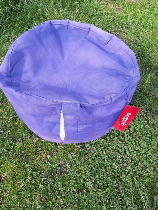 pufa  fioletowa wysoki 35 cm X średnica 50 cm.