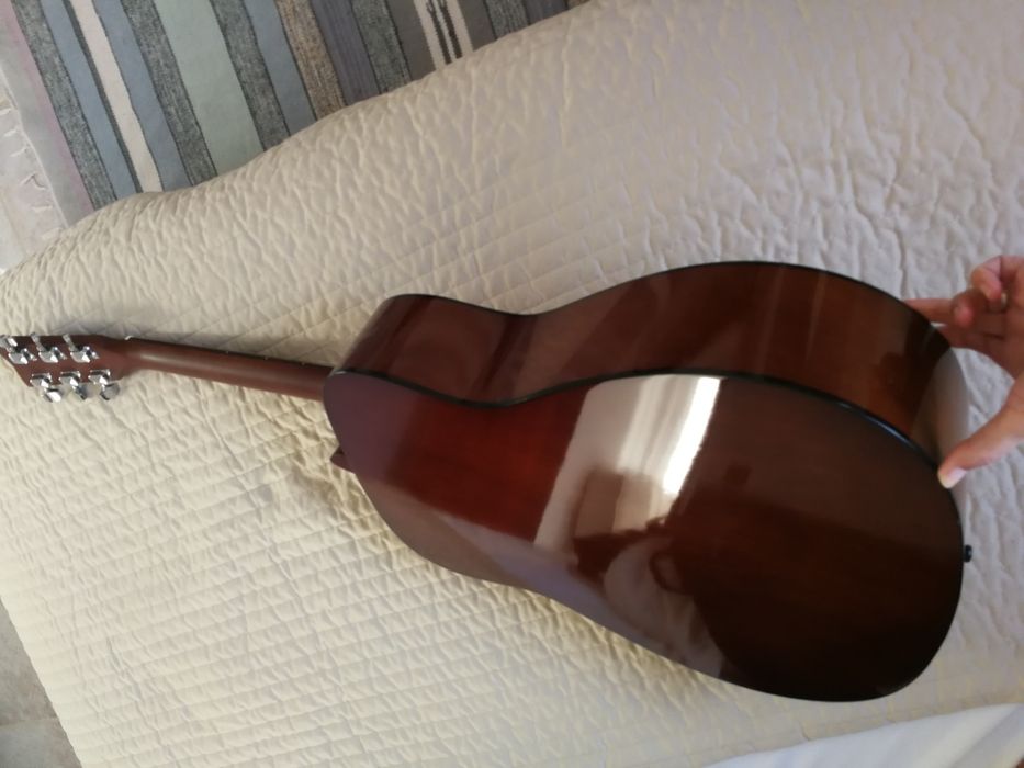 Guitarra acústica Yamaha