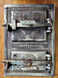 Stare przedwojenne żeliwne drzwiczki do pieca