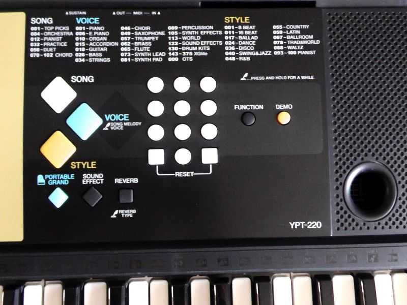 Keyboard Cyfrowy Yamaha YPT-220 Funkcja Lekcji MIDI LCD
