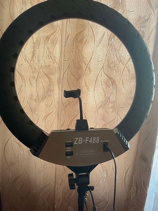 Кольцевая LED лампа RING LIGHT ZB-F448 диаметром 55см с пультом