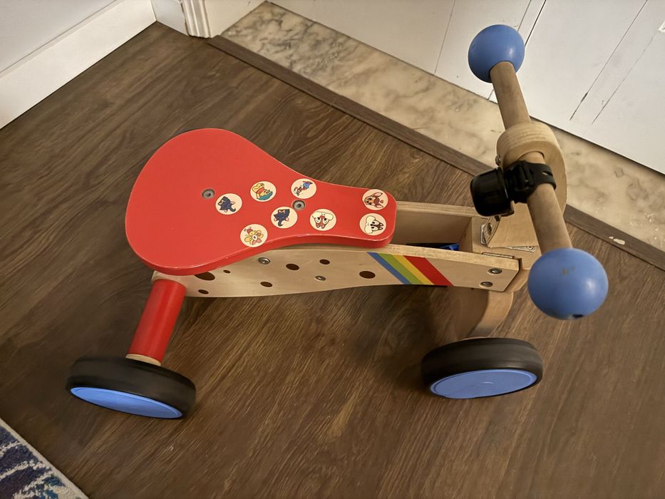 Triciclo sem pedais infantil