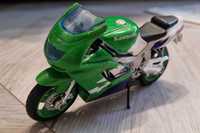 Kawasaki Ninja ZX-9R Maisto 1:18