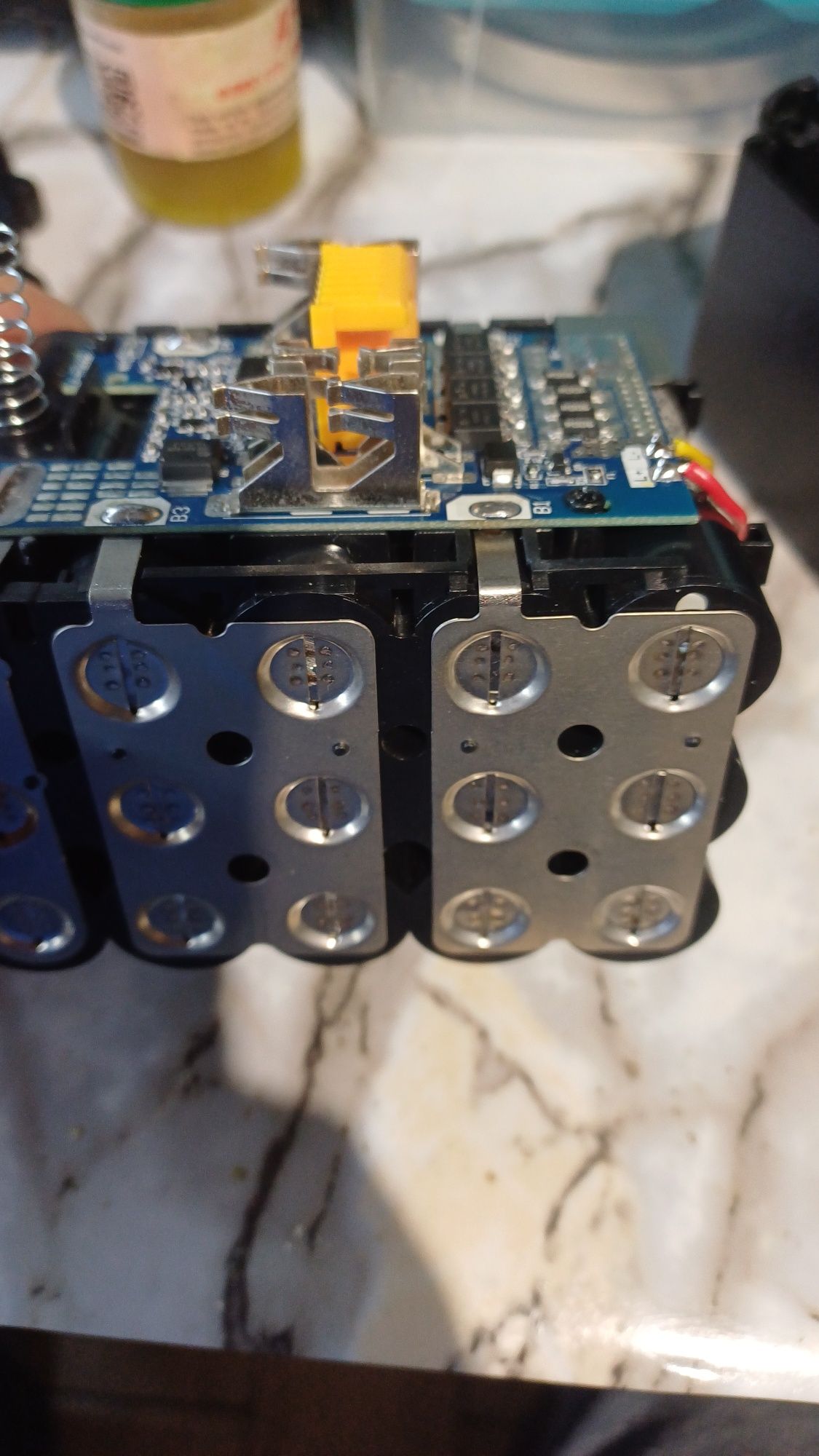Аккумулятор li-ion Makita 8.4Ah та 12Ah