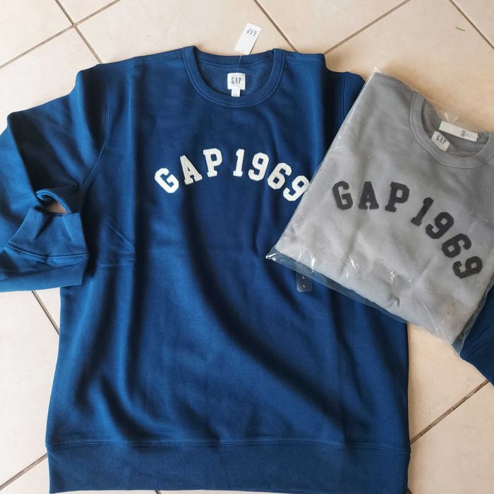 Gap oryginalna bluza bez kaptura kolory