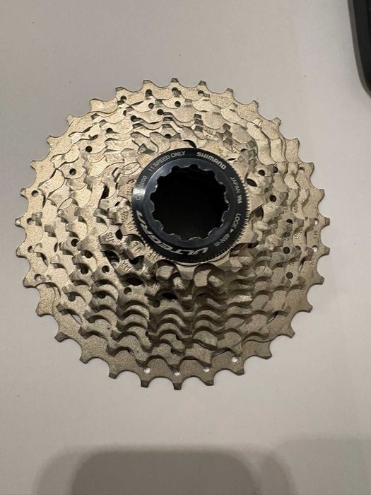 Shimano GRX Di2 korba, blaty aero , przerzutki przód i tył, kasety