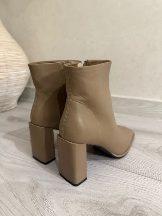 Ботильйони демісезонні Естро