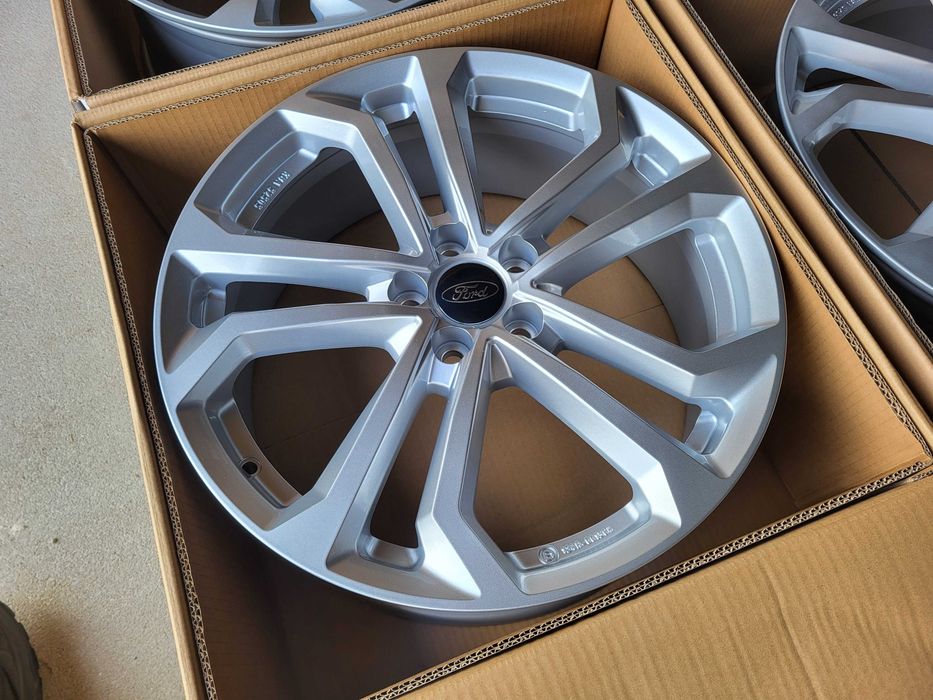 [686] 19 Cali 5x108 NOWE Felgi aluminiowe FORD Kuga Mondeo Smax Galaxy