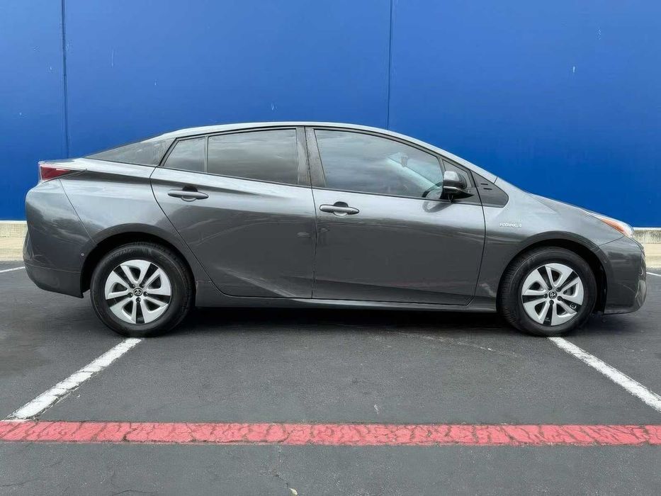 Toyota Prius      2017
