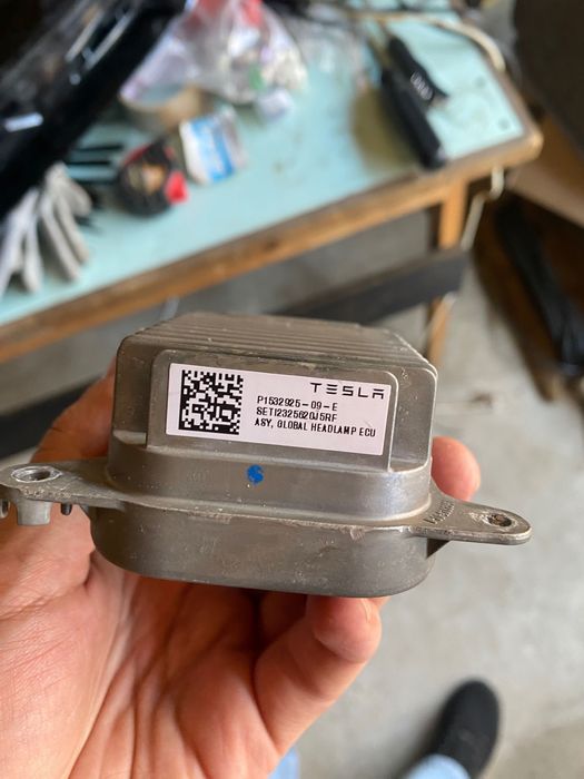 Блок керуванням фарою Tesla Model 3/Y P1532925-09-E, P153292509E