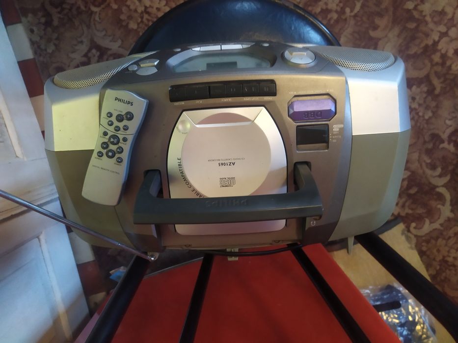 Магнитофон Phillips