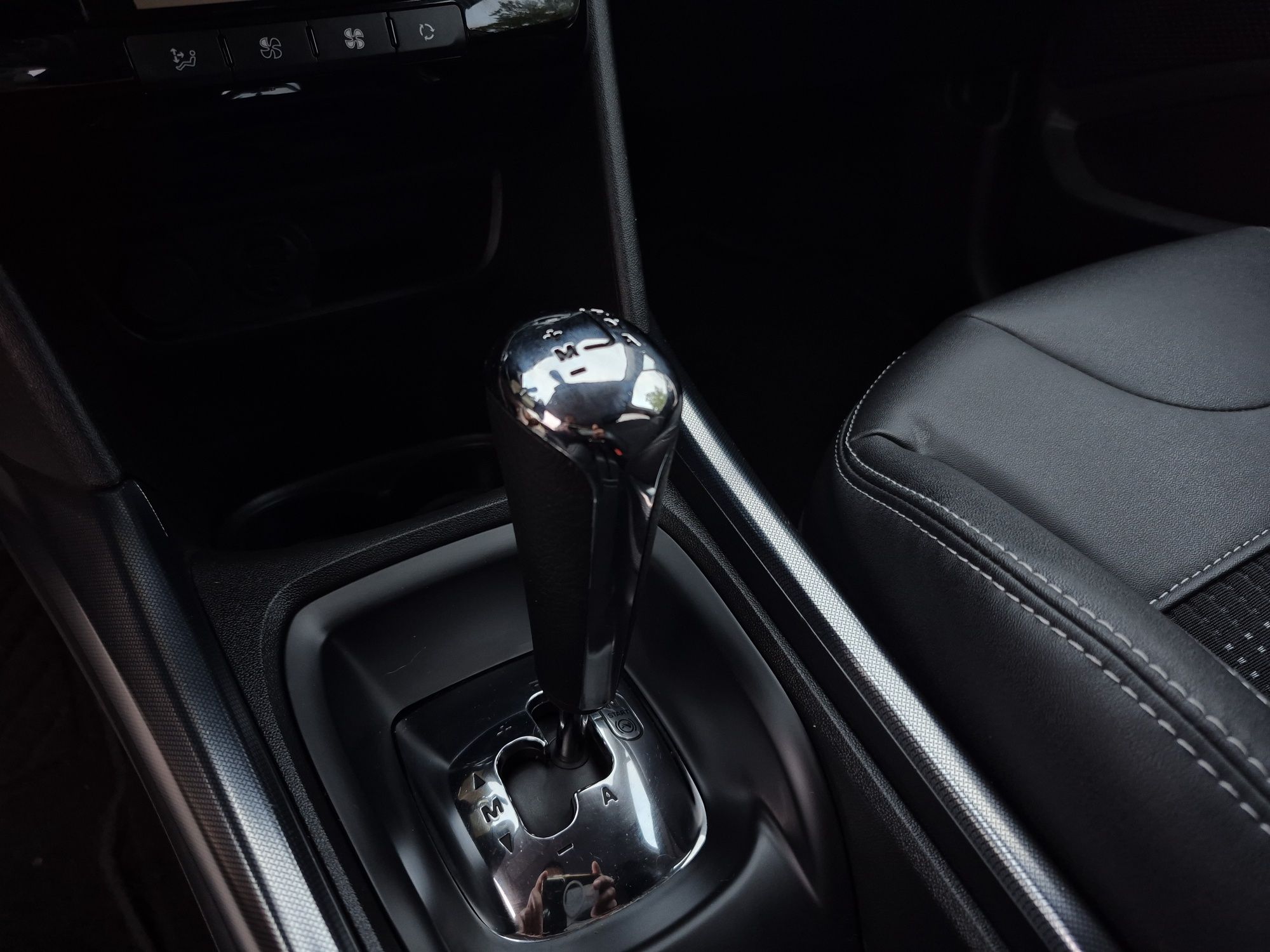 Peugeot 2008 - AUTOMÁTICO - 50.000KM | GARANTIA | ALLURE