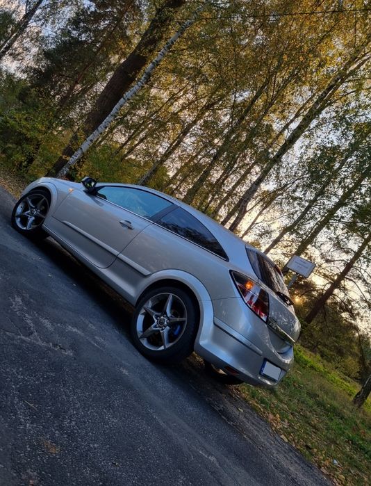Opel Astra H GTC 1.6 benzyna 115 KM | 2009 r. | Zadbana | Xenon | 245